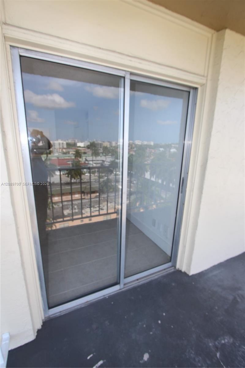 4550 NW 9th St, Unit 808E, Miami, FL 33126 Photo