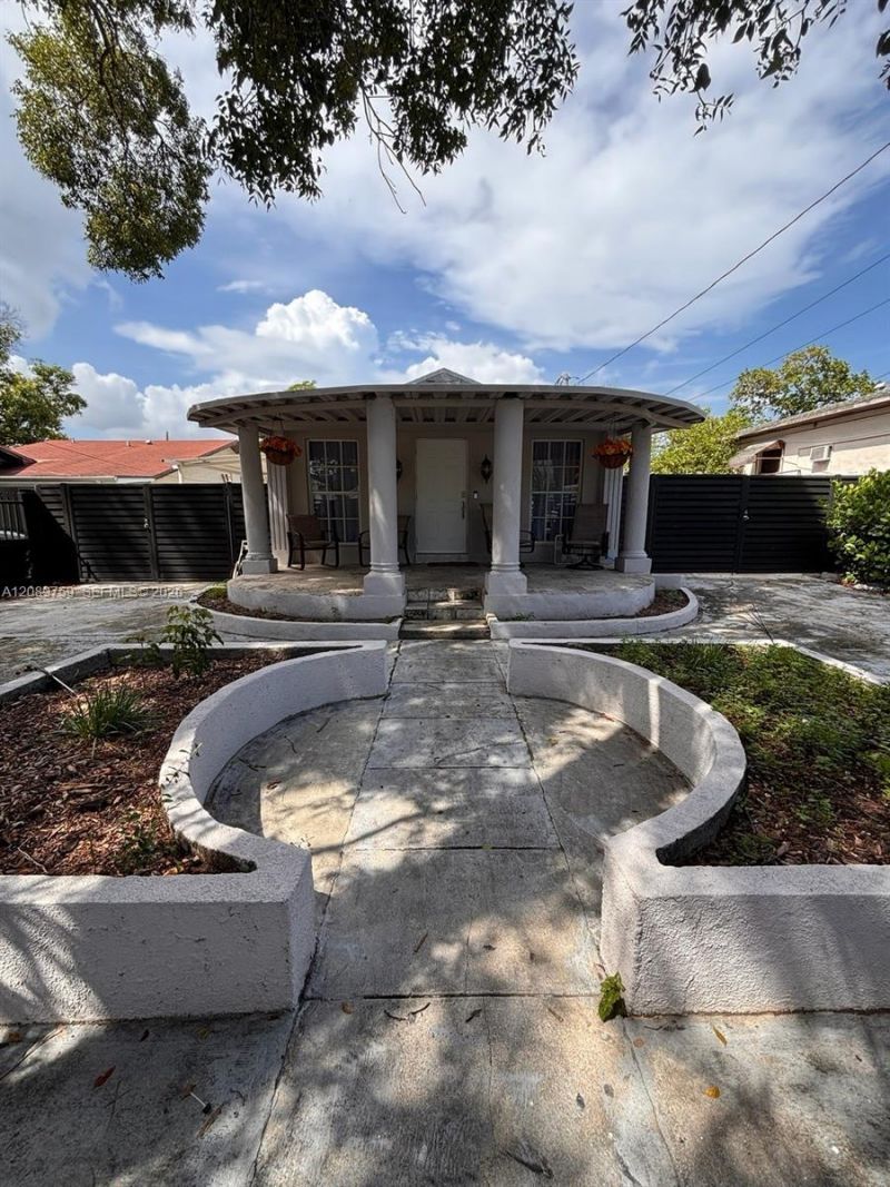 1361 NW 28th St , Unit 1, Miami, FL 33142 Photo