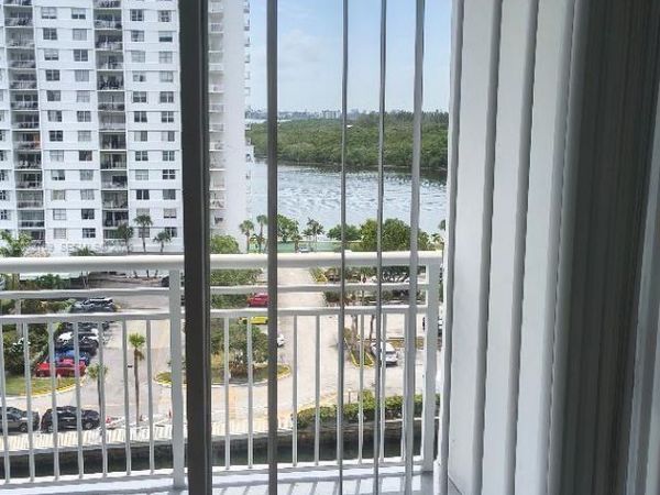 400 kings Point Dr, Unit 921, Sunny Isles Beach, FL 33160