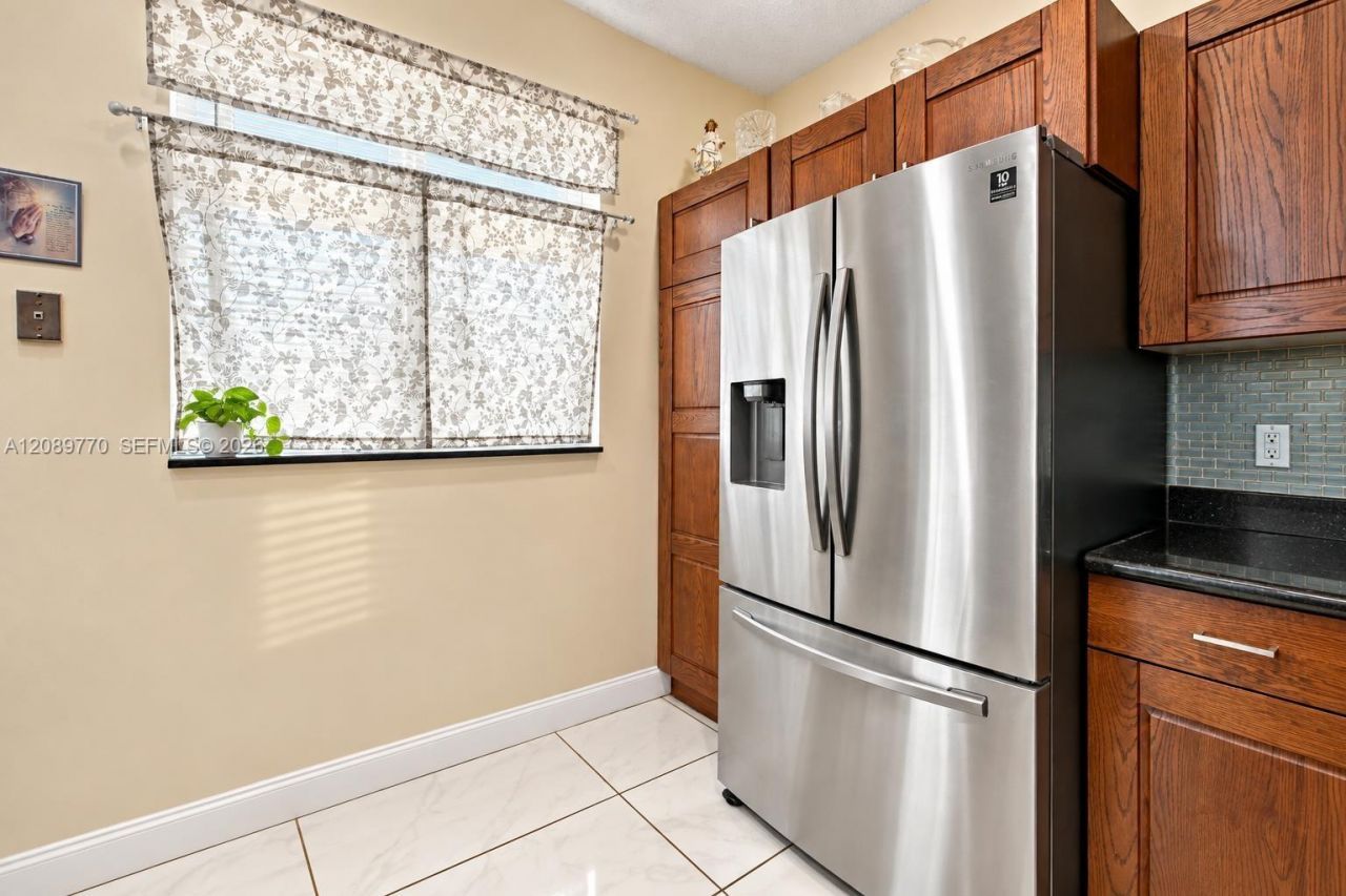 10251 NW 3rd St, Pembroke Pines, FL 33026 Photo
