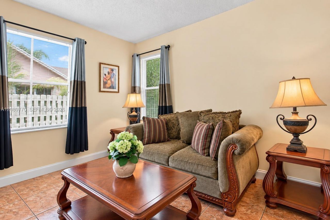 10251 NW 3rd St, Pembroke Pines, FL 33026 Photo