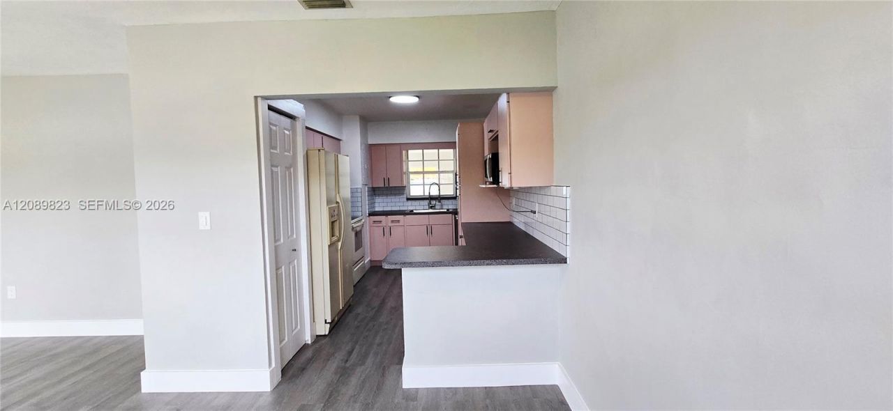580 W 34th Pl , Hialeah, FL 33012 Photo