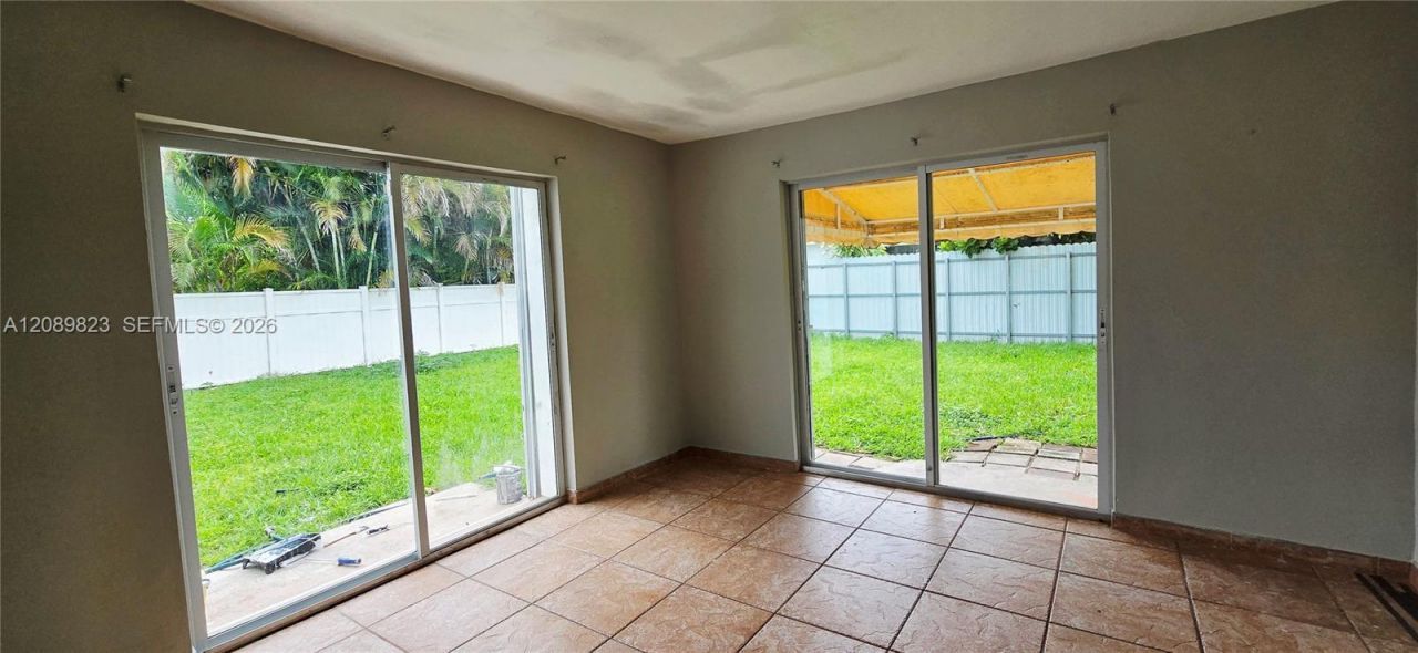 580 W 34th Pl , Hialeah, FL 33012 Photo