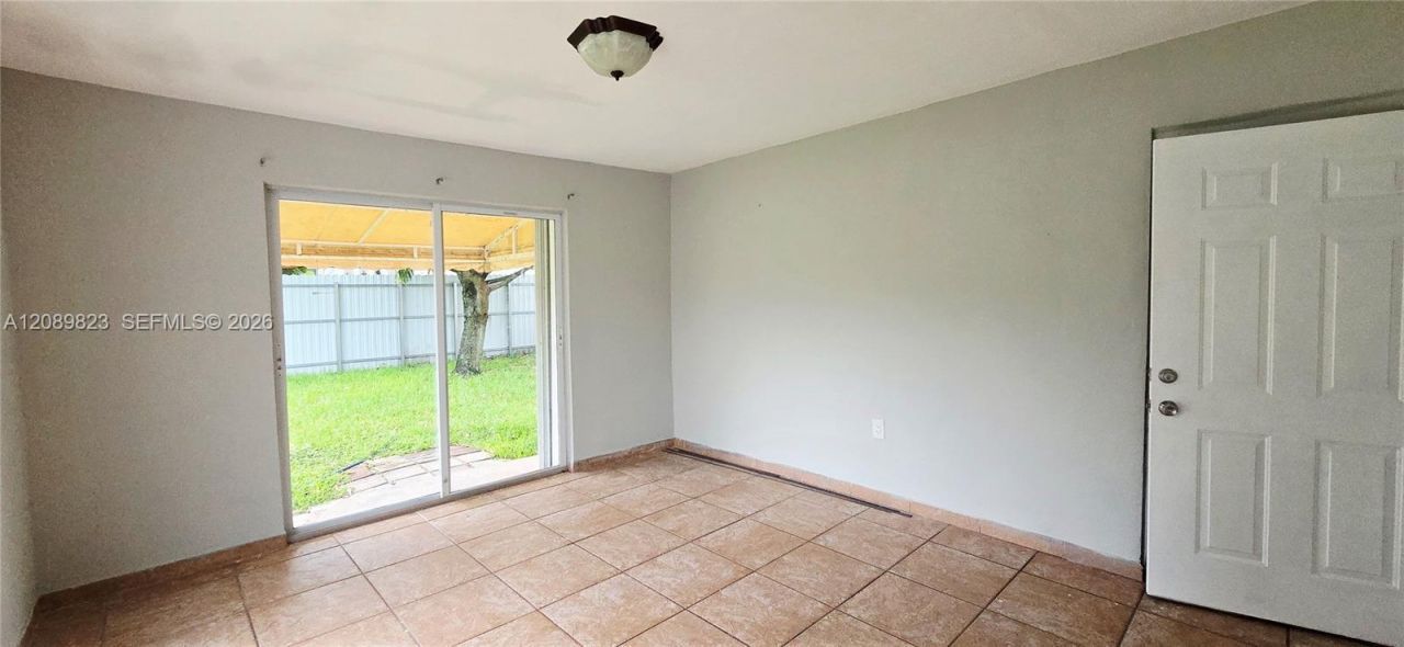 580 W 34th Pl , Hialeah, FL 33012 Photo
