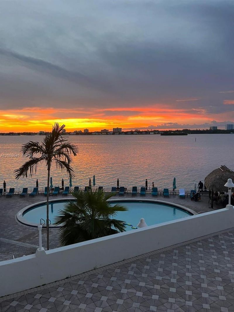 10350 W Bay Harbor Dr , Unit 9H, Bay Harbor Islands, FL 33154 Photo