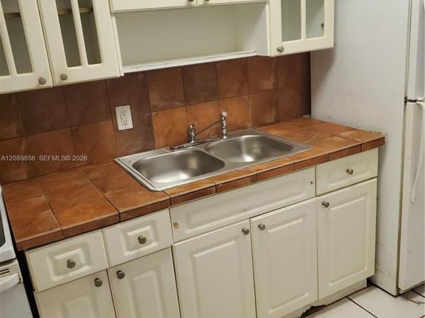 1230 NE 139th St , Unit 202, North Miami, FL 33161
