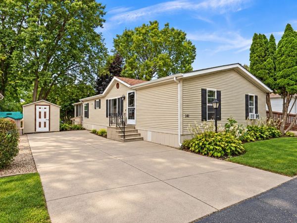 141 Kathryn Lane , Sandwich, IL 60548
