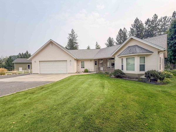 1555 S Meyers St, Kettle Falls, WA 99141