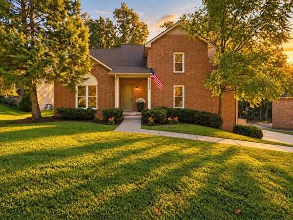 111 Vannoak Dr, Clarksville, TN 37043