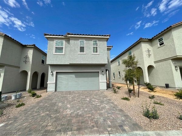 8211 Lantana Springs Street, Las Vegas, NV 89113