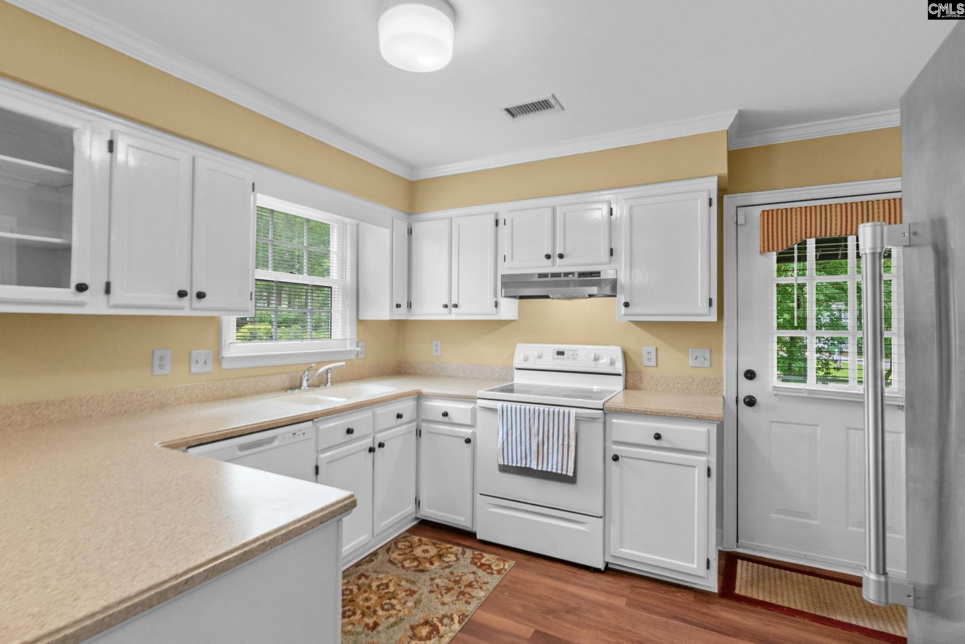 121 Brook Hollow Drive Photo 13