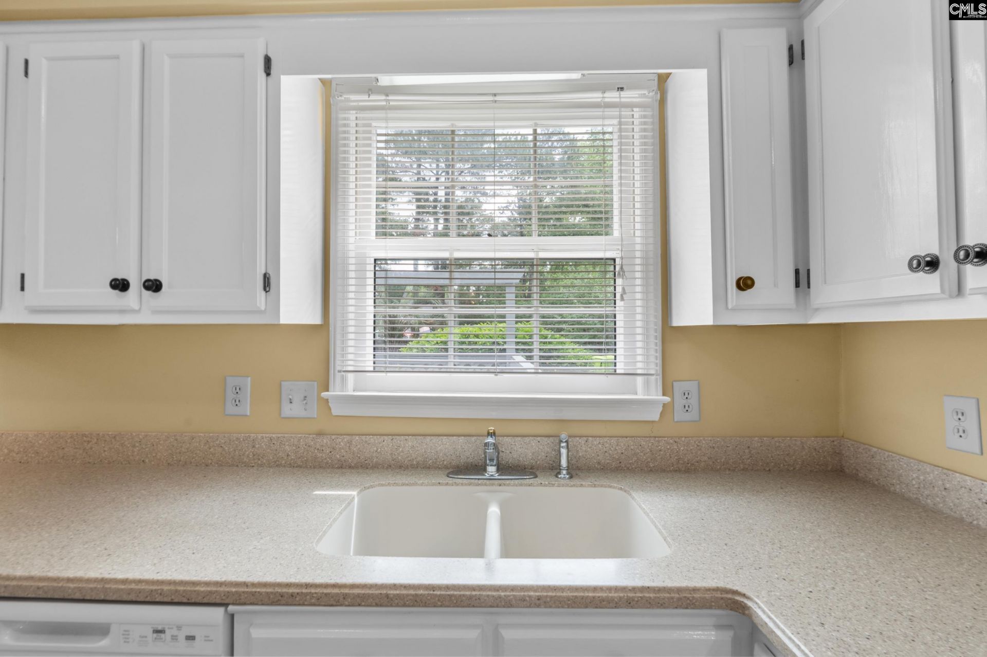 121 Brook Hollow Drive Photo 14