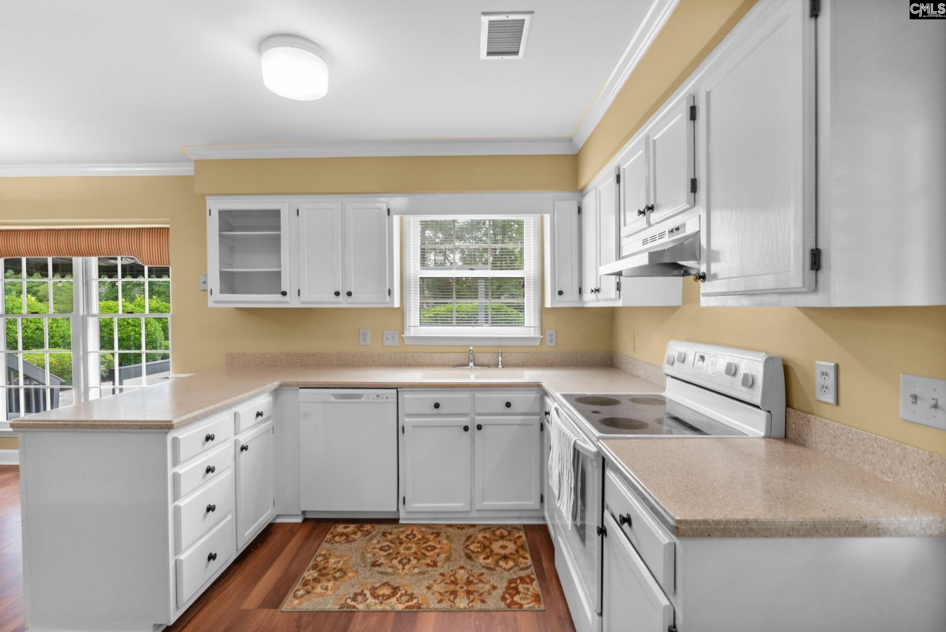 121 Brook Hollow Drive Photo 16