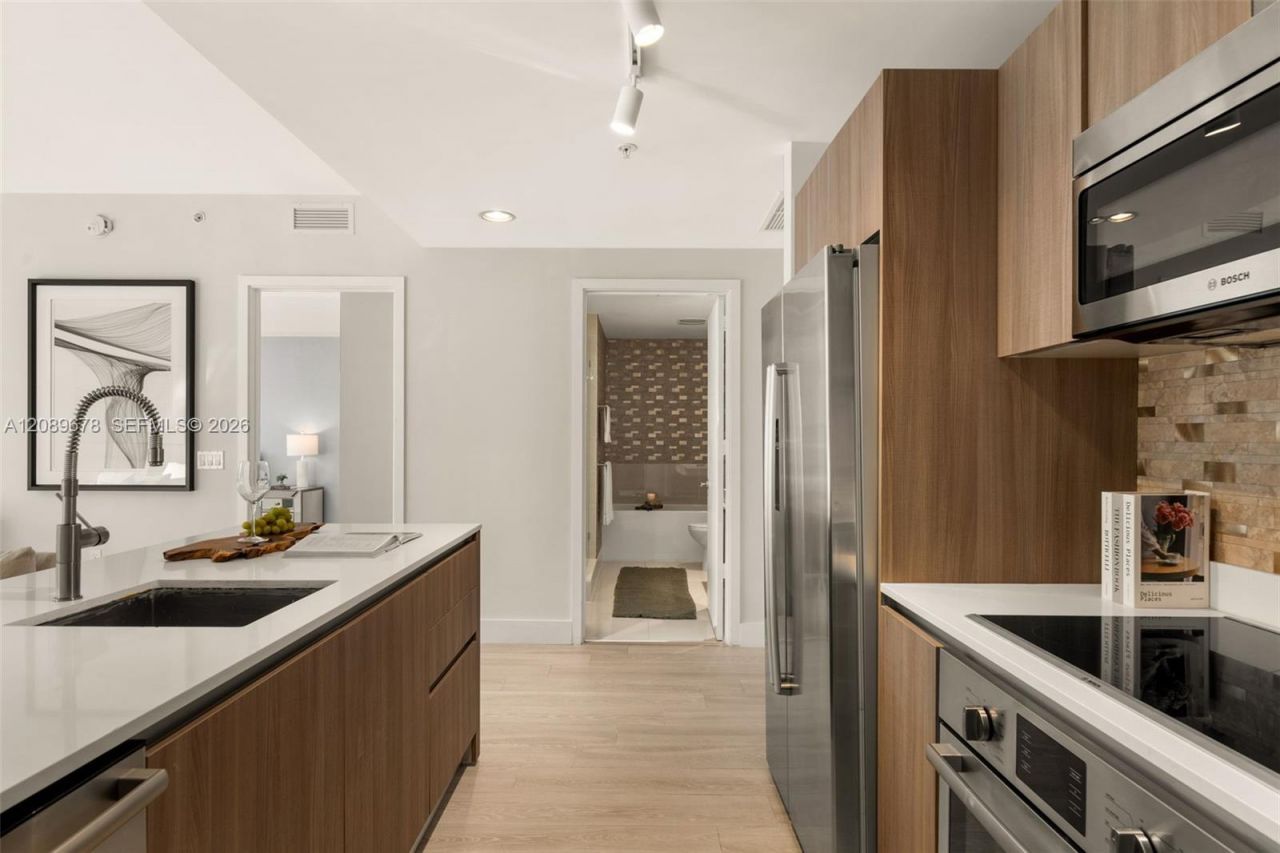 201 SW 17th Rd , Unit 511, Miami, FL 33129 Photo