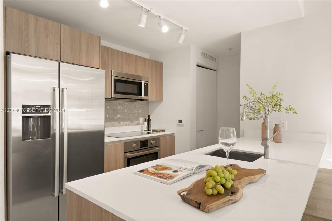 201 SW 17th Rd , Unit 511, Miami, FL 33129 Photo