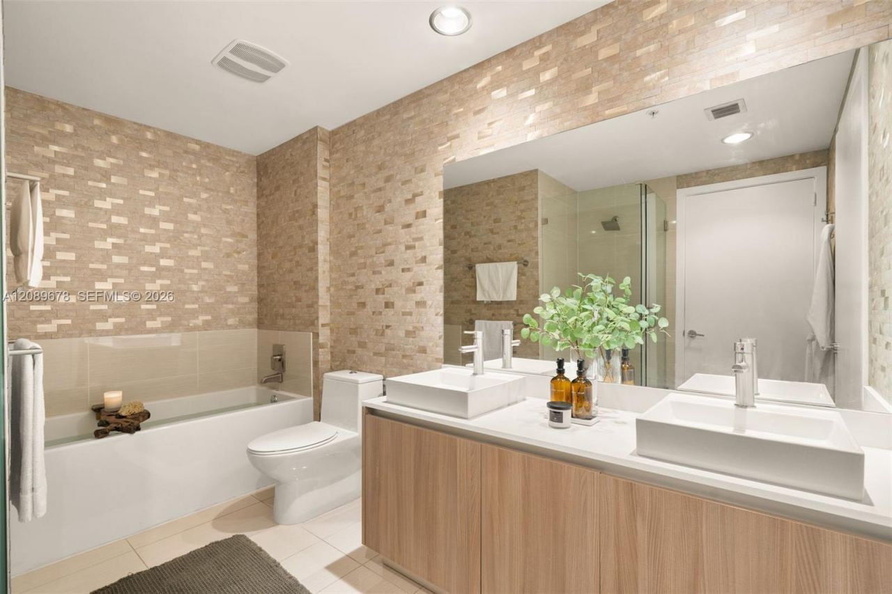 201 SW 17th Rd , Unit 511, Miami, FL 33129 Photo