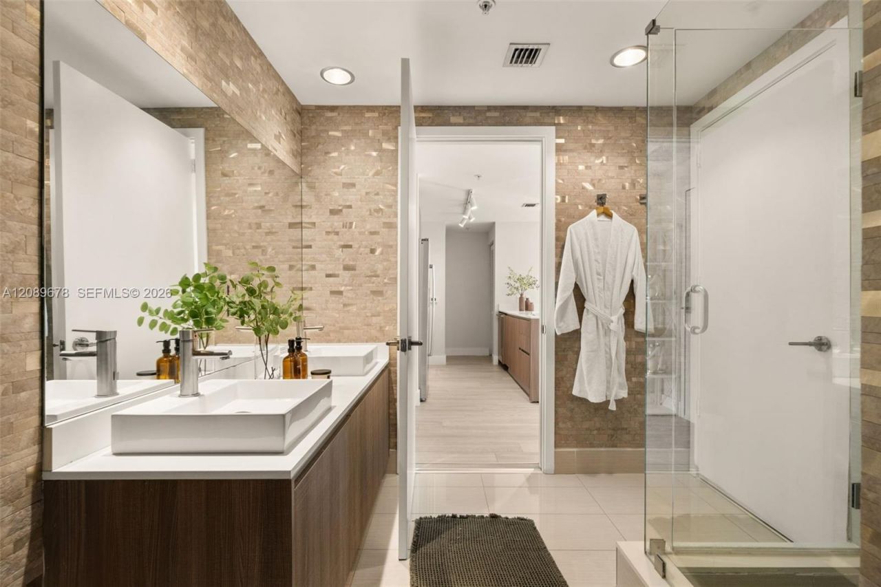 201 SW 17th Rd , Unit 511, Miami, FL 33129 Photo