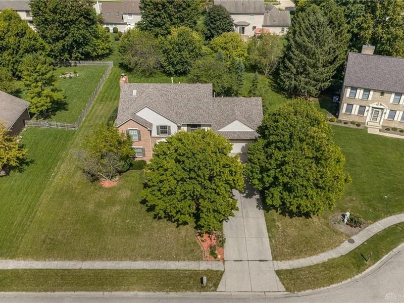 2895 Cobblestone Crossing Court, Centerville, OH 45458 Photo 2