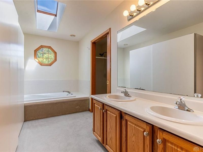 2895 Cobblestone Crossing Court, Centerville, OH 45458 Photo 29