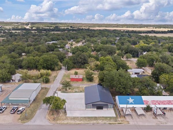 801 E Avenue C , Valley Mills, TX 76689