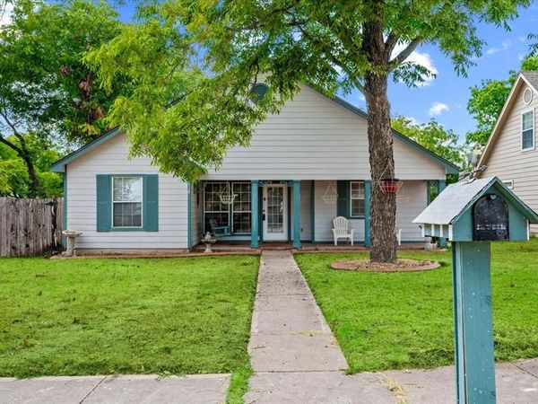 510 E Avenue F , Midlothian, TX 76065