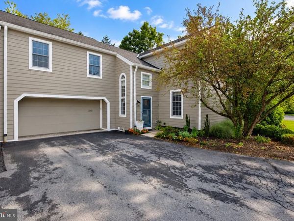 1949 MEADOW LANE, WYOMISSING, PA 19610