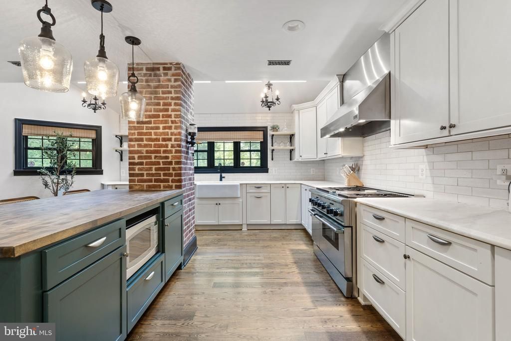 1040 WHITE SANDS DRIVE , LUSBY, MD 20657