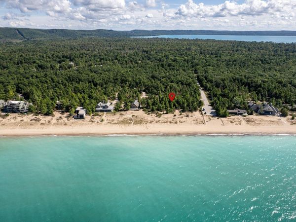 Bay Lane W, Glen Arbor, MI 49636