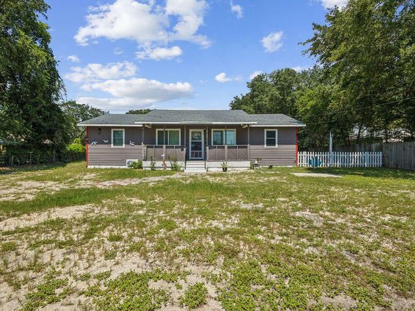 8164 3rd Street, Navarre, FL 32566