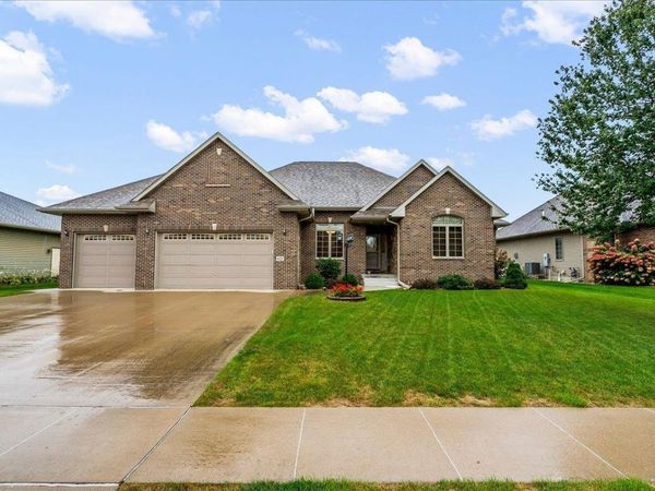 4222 Daina Drive, Cedar Falls, IA 50613