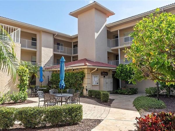1051 Foxfire LN, Unit 307, NAPLES, FL 34104