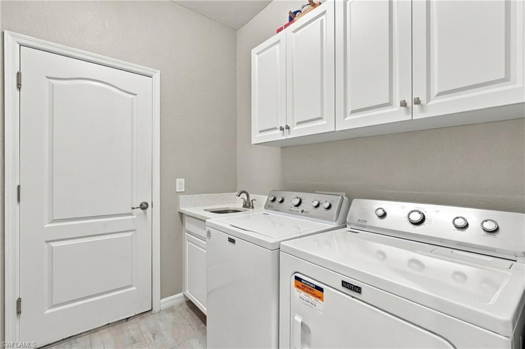 10081 Avalon Lake Cir, Fort Myers, FL 33913 Photo