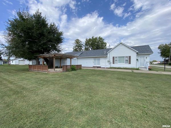 946 S 7TH Avenue, Canton, IL 61520