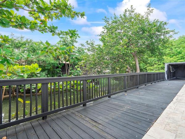 2505 NE 214th St , Aventura, FL 33180