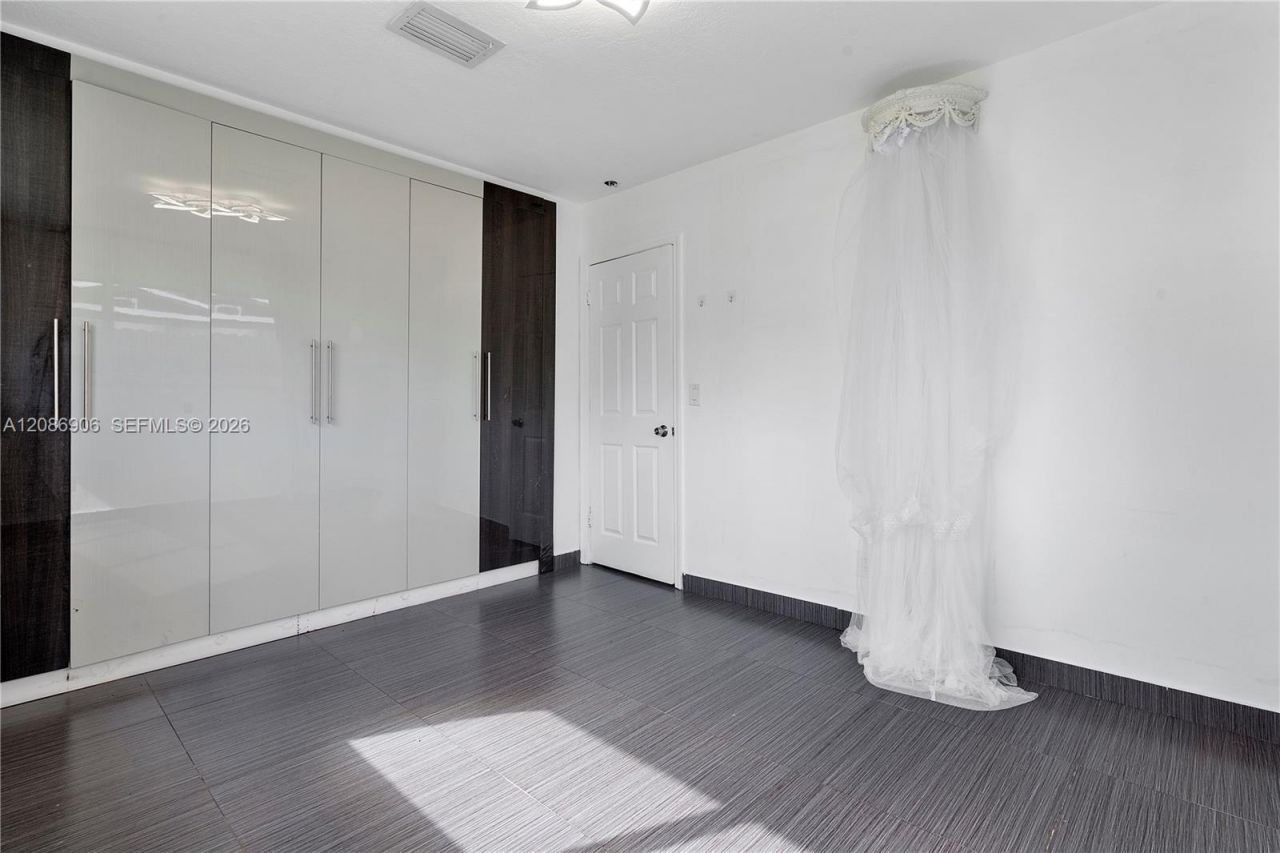2505 NE 214th St, Aventura, FL 33180 Photo