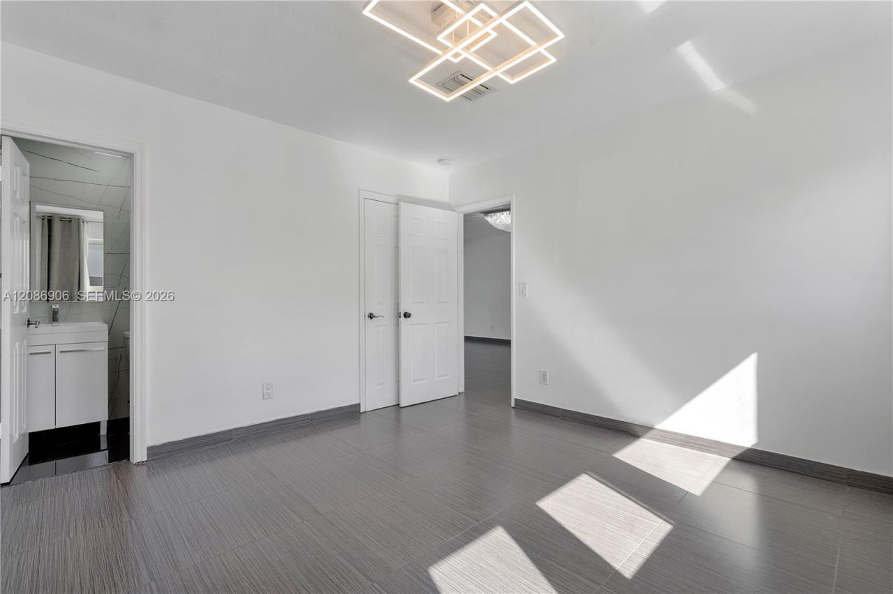 2505 NE 214th St, Aventura, FL 33180 Photo