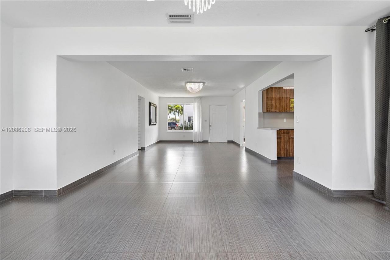 2505 NE 214th St , Aventura, FL 33180 Photo