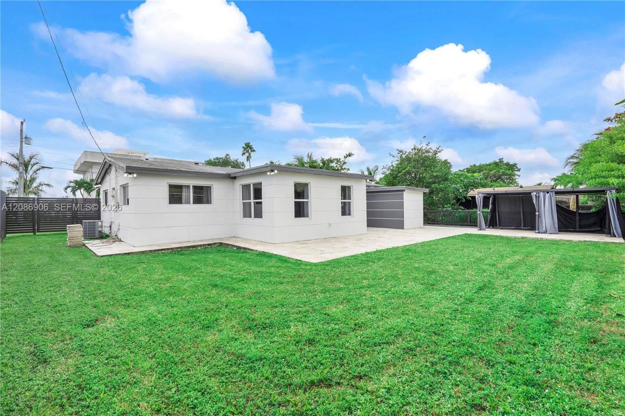 2505 NE 214th St , Aventura, FL 33180 Photo