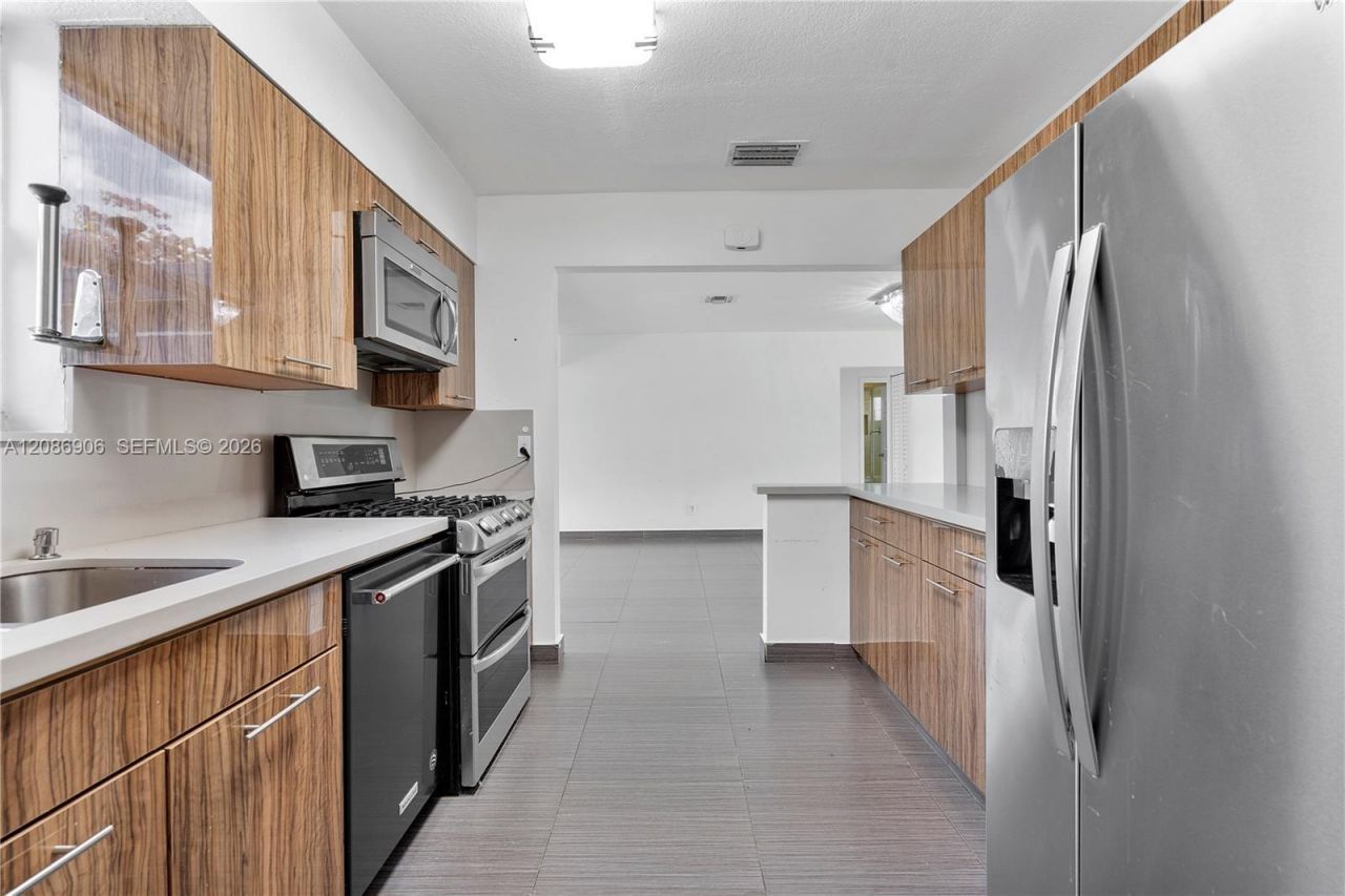 2505 NE 214th St, Aventura, FL 33180 Photo