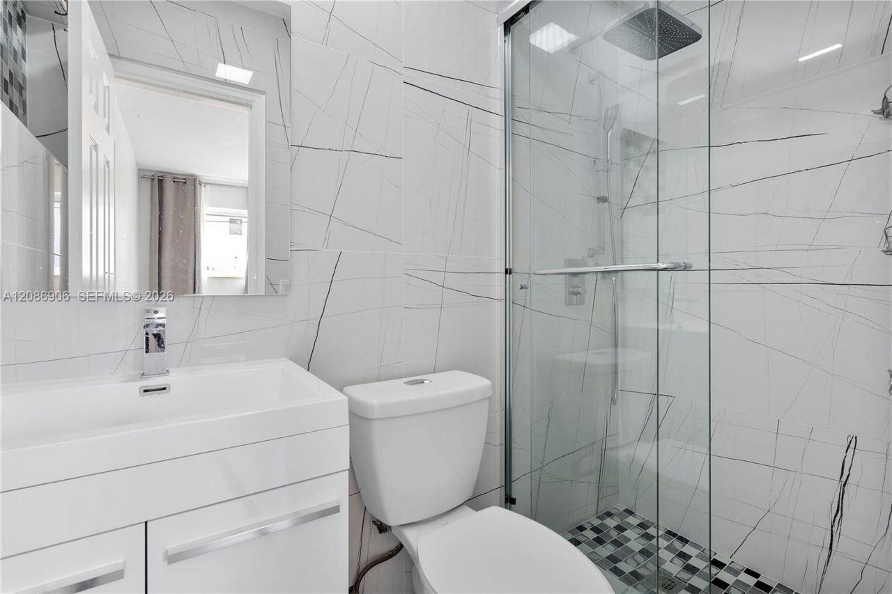 2505 NE 214th St, Aventura, FL 33180 Photo