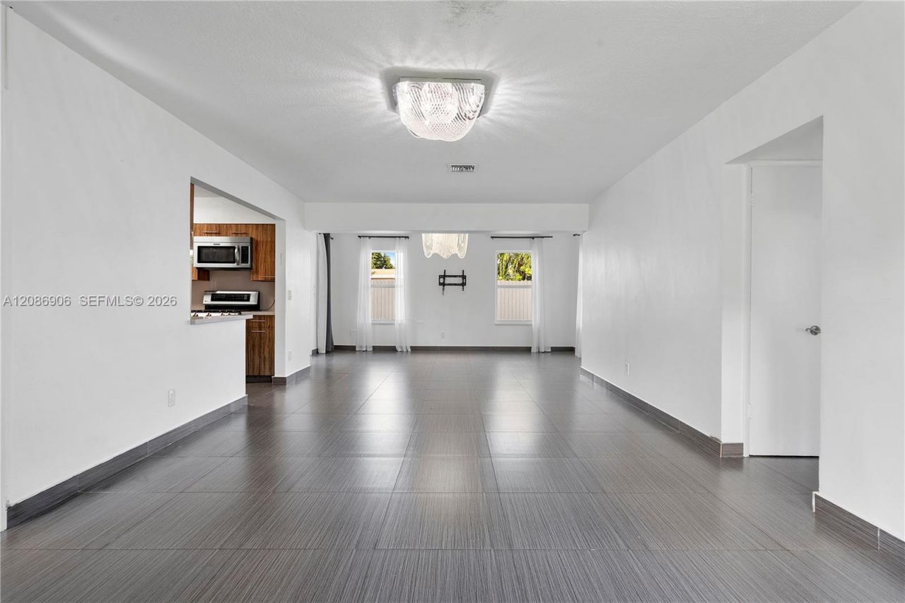 2505 NE 214th St , Aventura, FL 33180 Photo