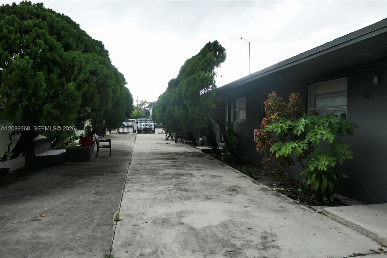 55 W 9th St , Unit 1, Hialeah, FL 33010 Photo