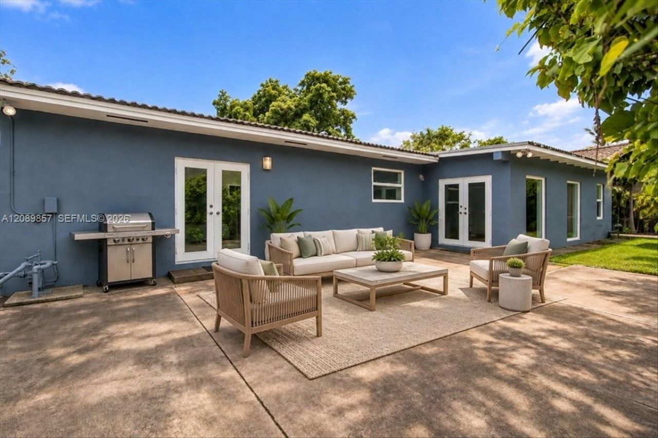6121 NW 40th St, Virginia Gardens, FL 33166 Photo