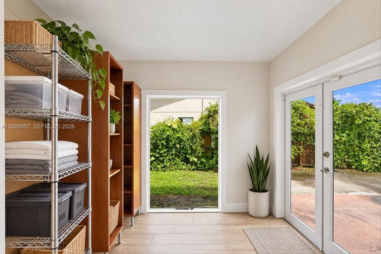 6121 NW 40th St, Virginia Gardens, FL 33166 Photo