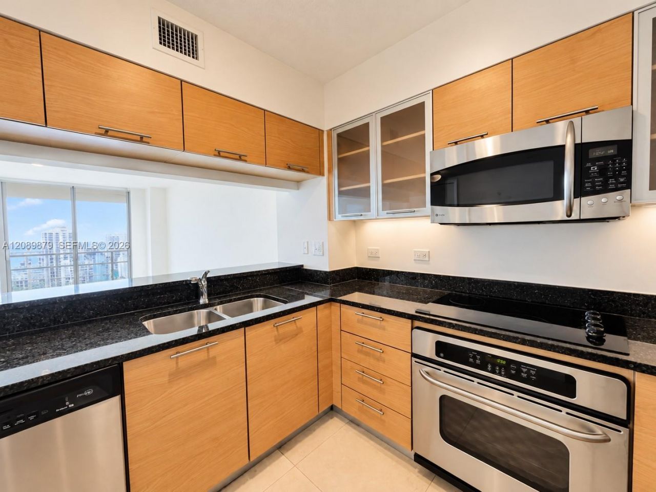 31 SE 5th St, Unit 1805, Miami, FL 33131 Photo