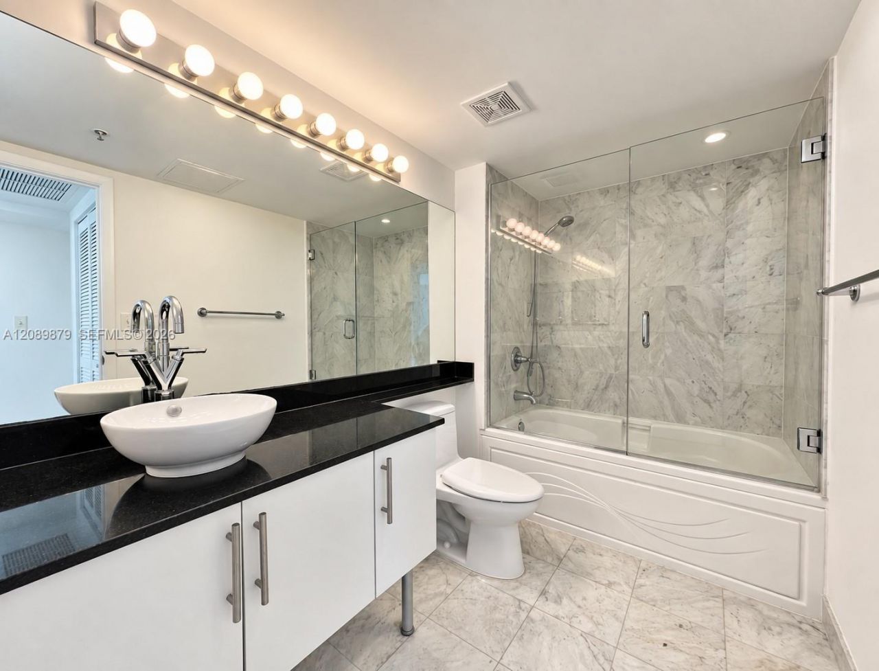 31 SE 5th St, Unit 1805, Miami, FL 33131 Photo