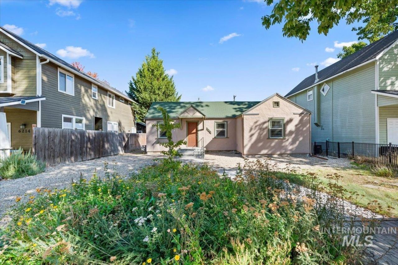 6210 W Primrose St, Boise, ID 83704 Main Photo