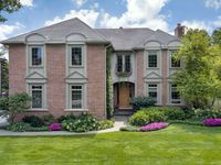 911 Queens Lane, Glenview, IL 60025 primary photo