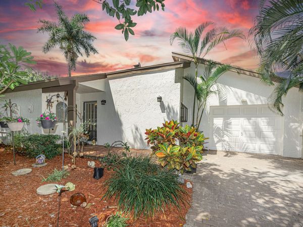 980 Rainberry Lake Drive, Delray Beach, FL 33445
