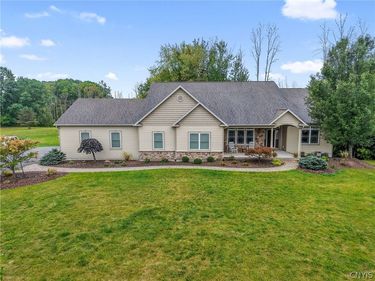 4810 Appaloosa Trl, Clay, NY 13041